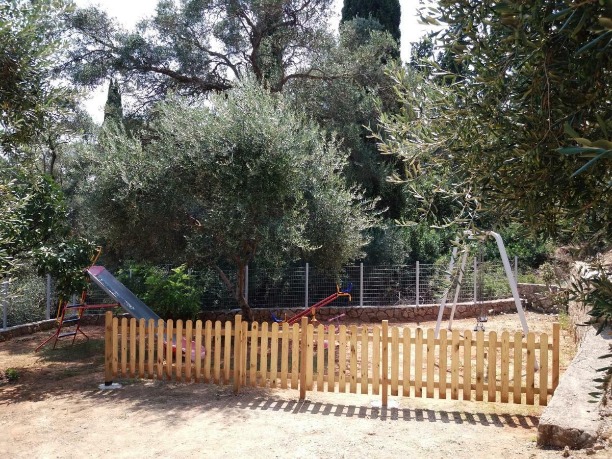 Apostolos & Eleni Family Apartments بيراما المظهر الخارجي الصورة
