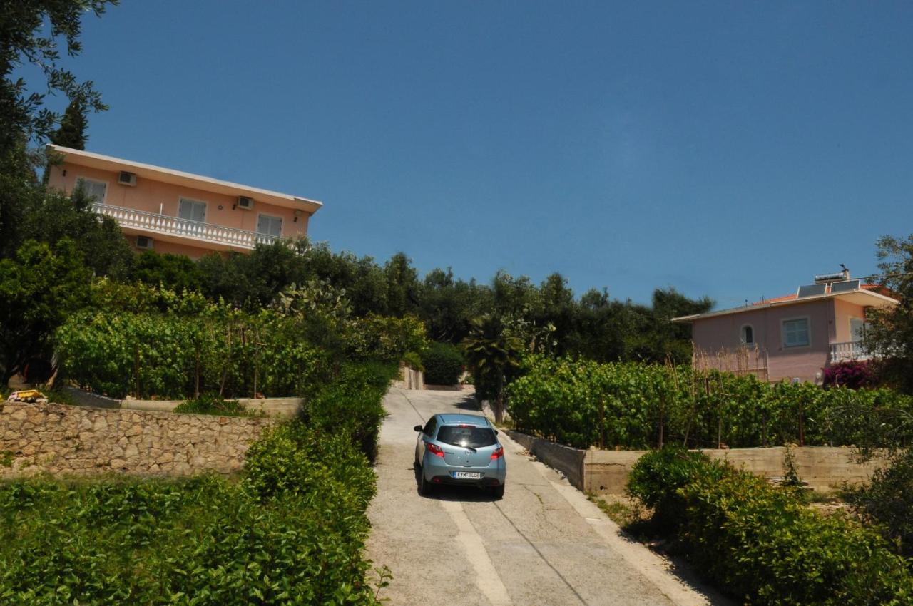 Apostolos & Eleni Family Apartments بيراما المظهر الخارجي الصورة
